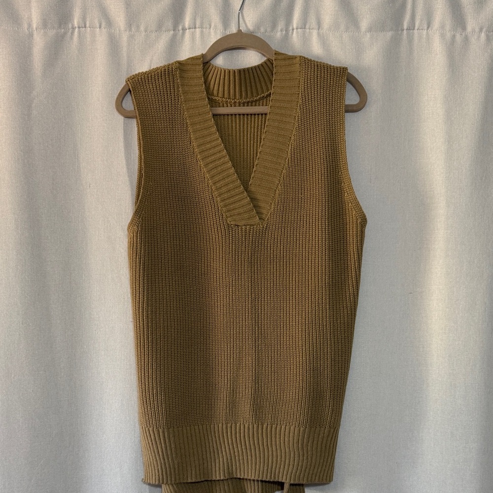 Tunic sweater vest